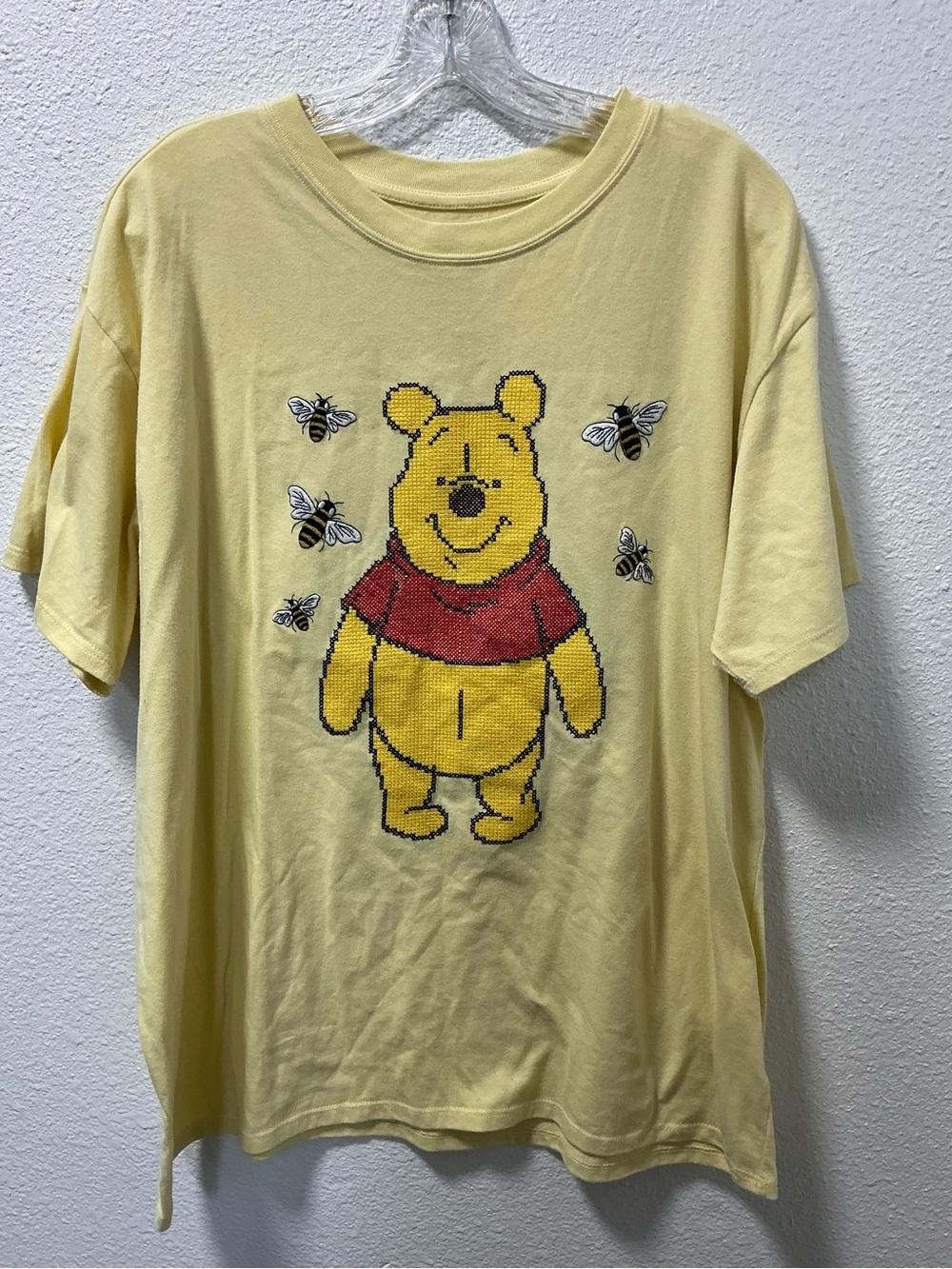 Disney Winnie the Pooh Cross Stitch Graphic T Shirt Yellow Bees Women 2X